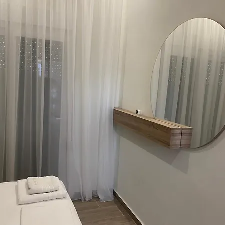 Athina's Apartman Ofrínio