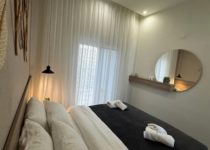 Athina's * Ofrínion